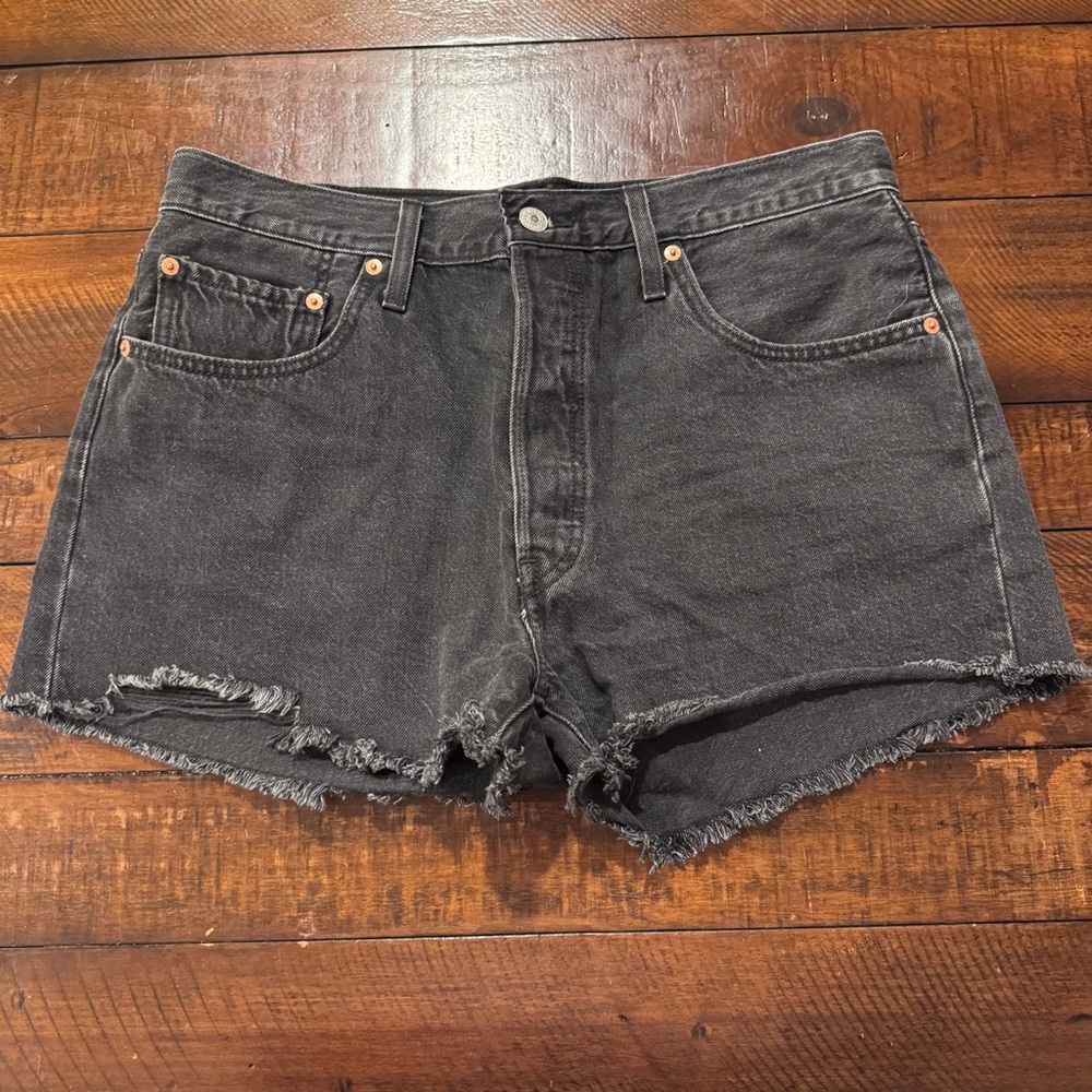 501 Original Fit High Rise Women’s Shorts - Size W32